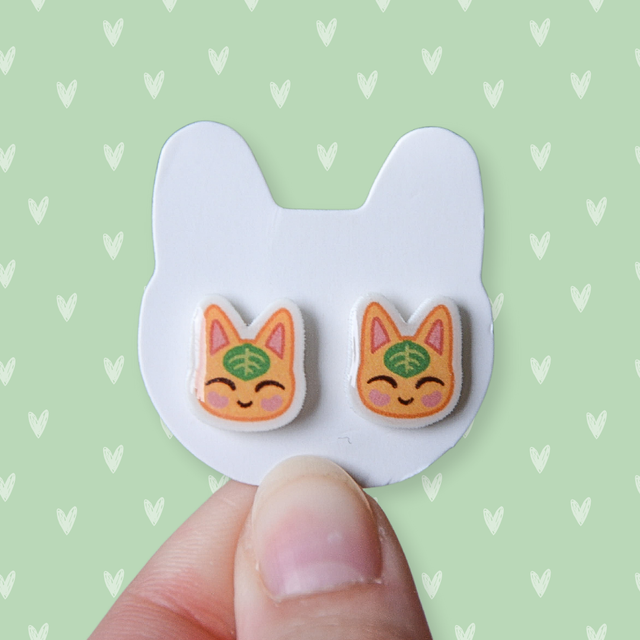 Tangy stud earrings