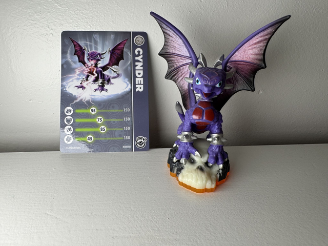 Cynder - Undead - Skylanders - Giants