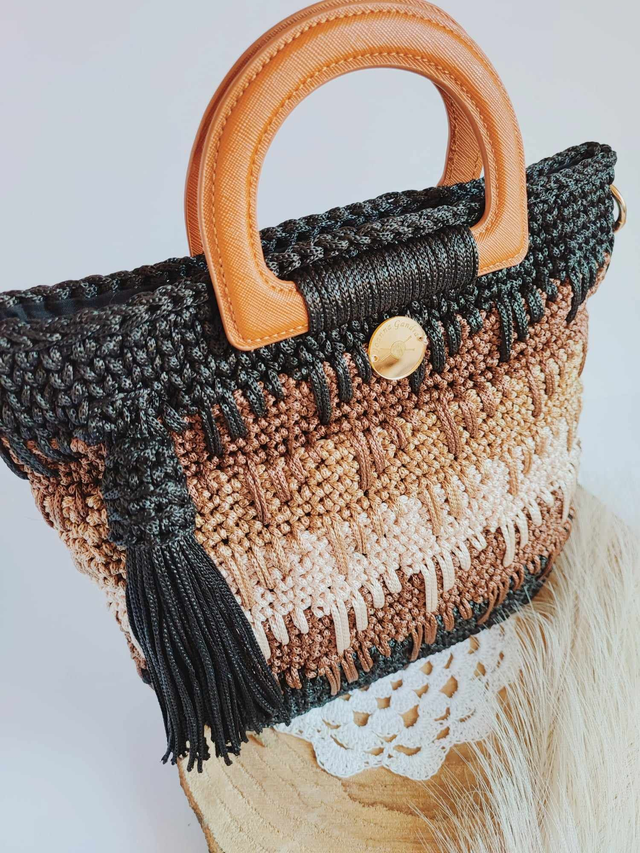 Sac Siena Élégant, original et Moderne en tons noir, marron et beige avec détails en cuir  synthétique