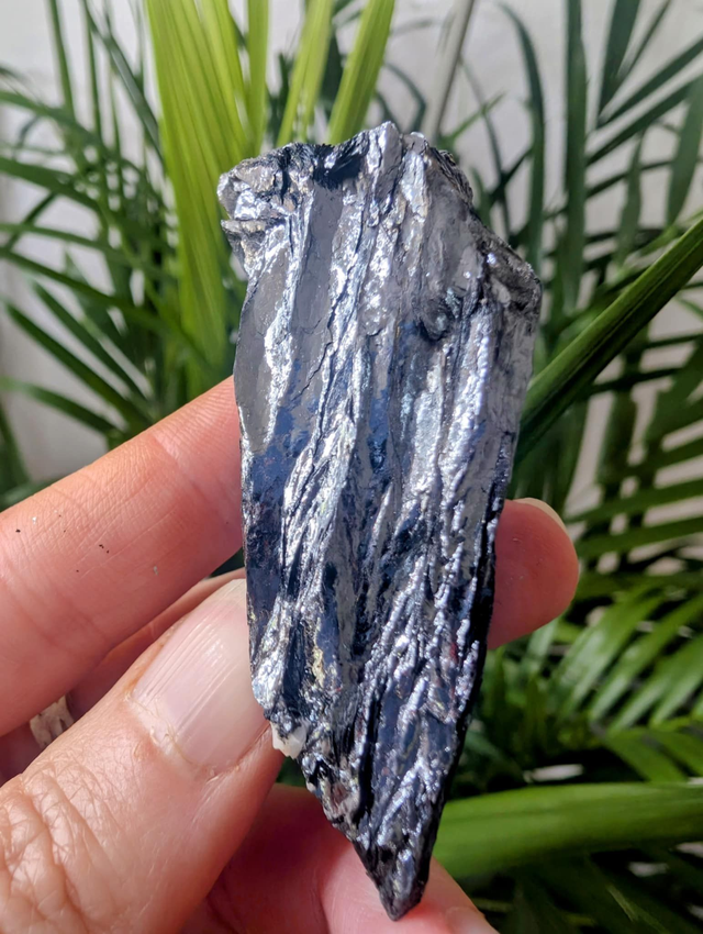 PYROLUSITE -   weight 78g / size 7x3 cm