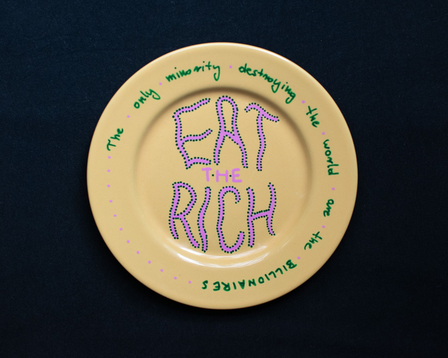 Buntowniczy talerz "Eat the Rich"