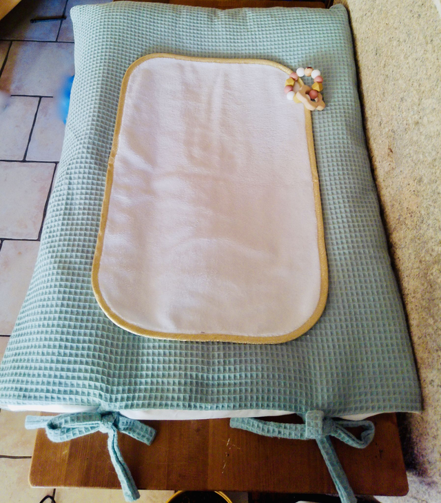 Housse à matelas à langer vert d'eau