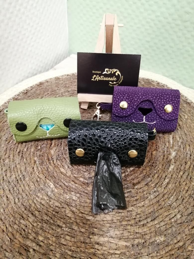 Etui à sac à excréments forme chien