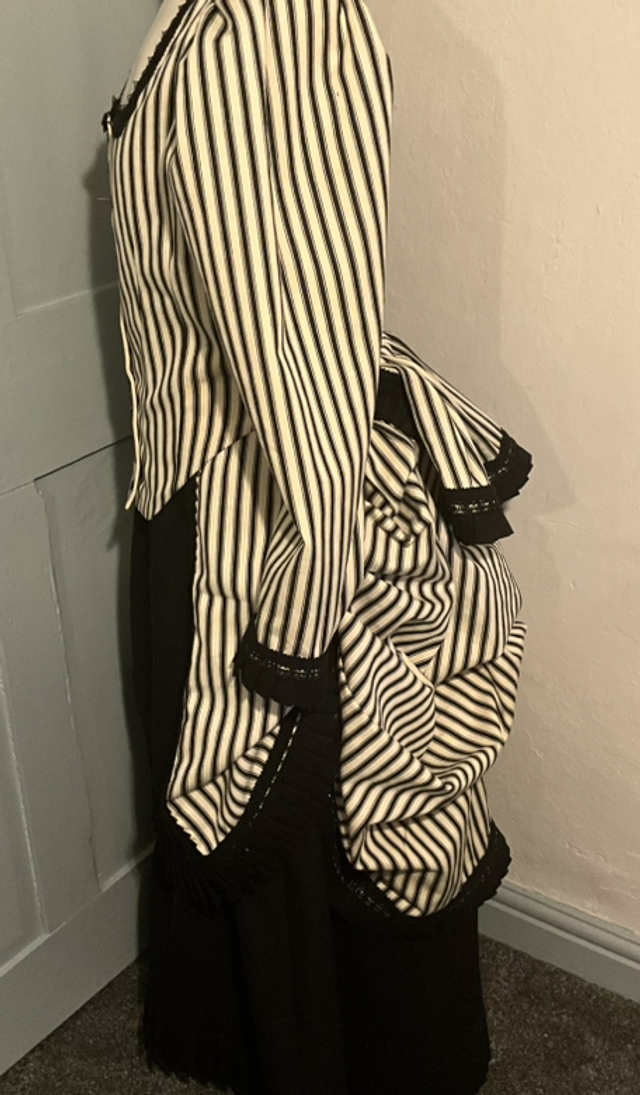 3 Piece Bustle Ensemble 014