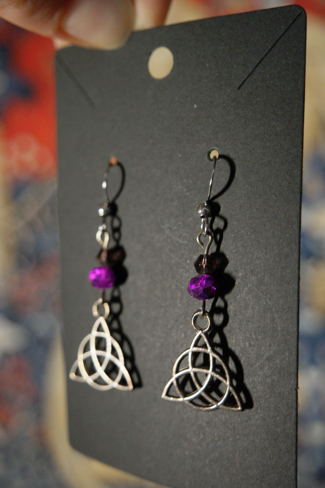 Boucles d&#039;oreilles triquetra