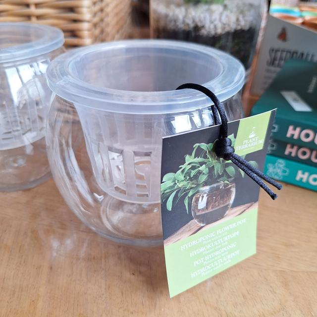 Hydroponic flower pot