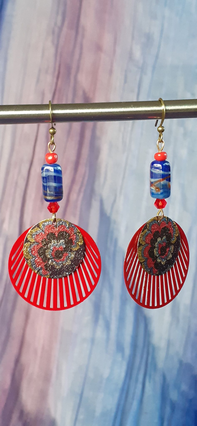 Colorfield Boucles d'oreilles pendantes, bronze antique, colorées, rouge vif et bleu outremer