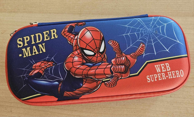 Plumier coque spiderman 
