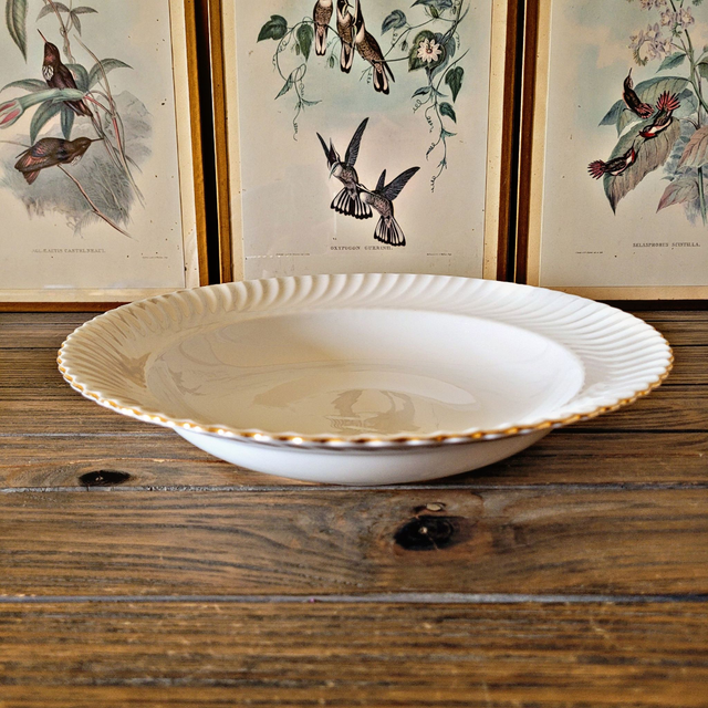 X Plat rond creux vintage Kaiser modèle Jeannette en porcelaine