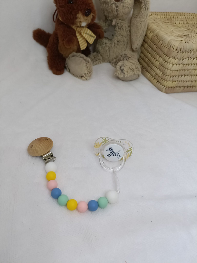 Attache tétine perles