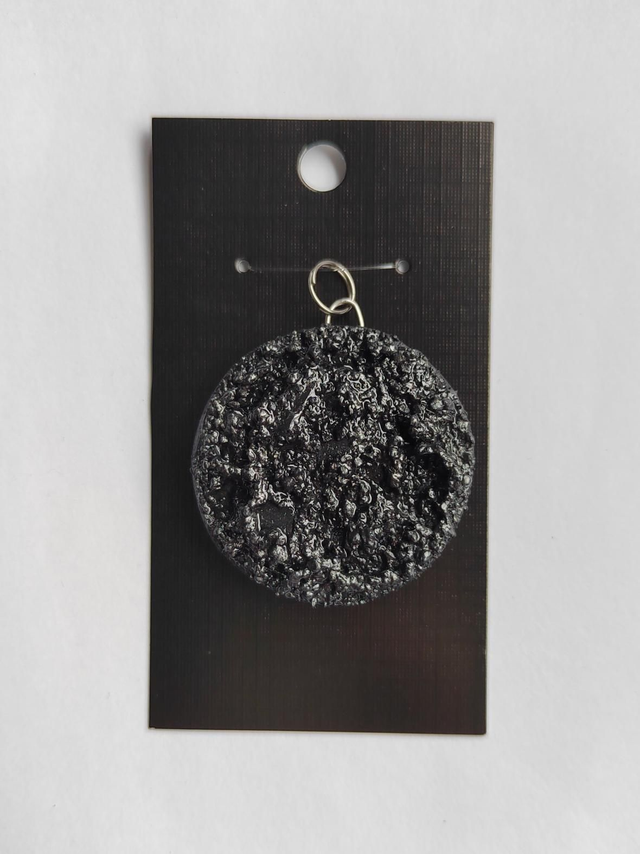 Freedom call 6 - Black textured pendant