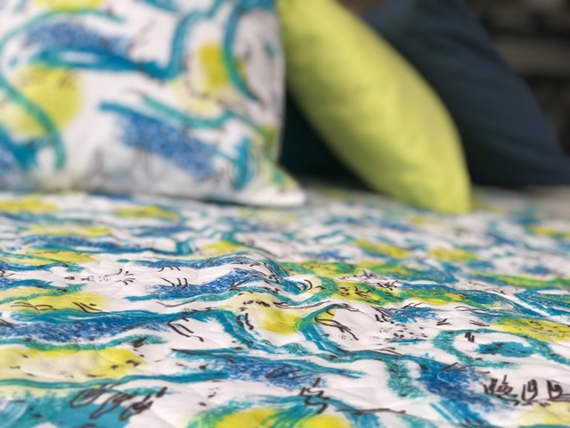 Pièce unique - Pied de lit matelassé nommé "Frissons" - 203cm x 65cm - (Sans les coussins) - Coton bio Made in France