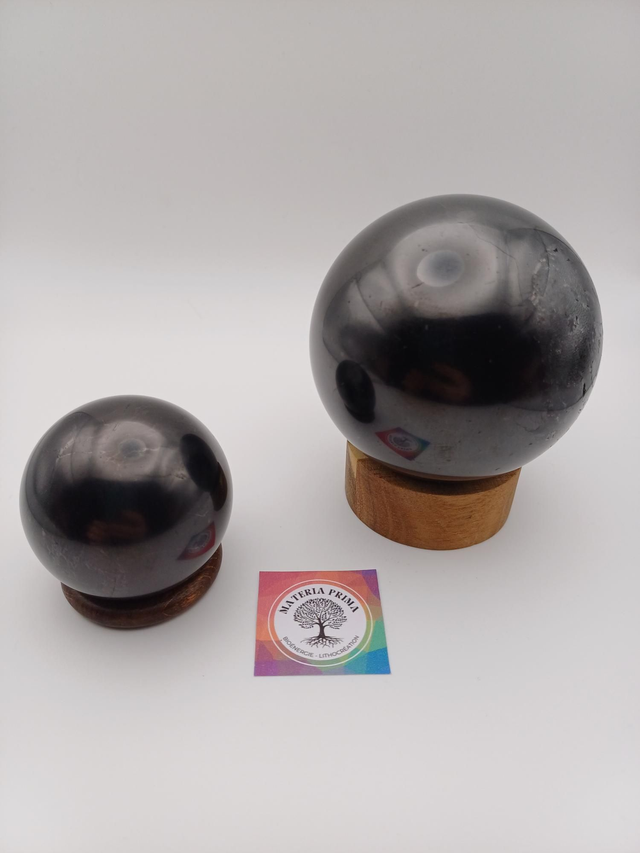 Shungite sphère (polie)