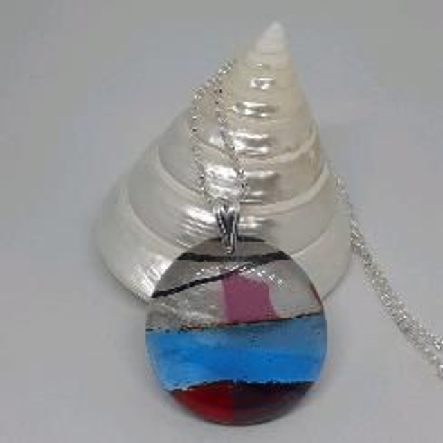 Abstract pendant