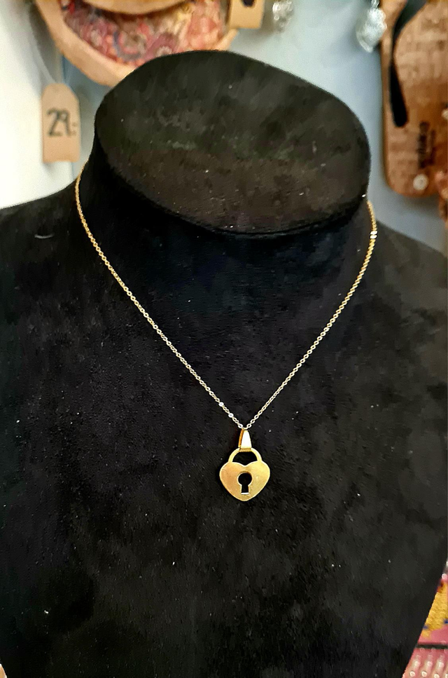 Collier en acier inoxydable or avec coeur serrure 