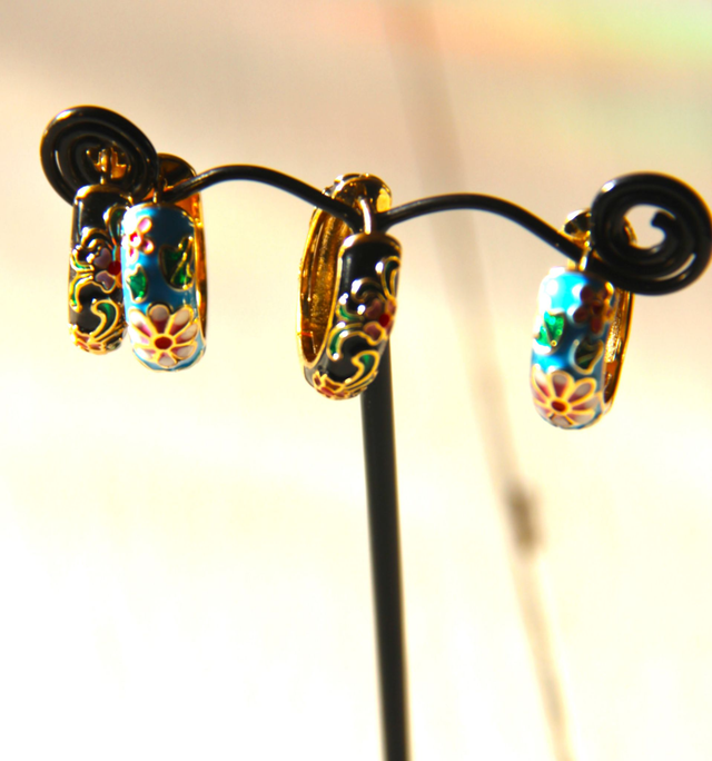 Les petites créoles émaillées (2 modèles)