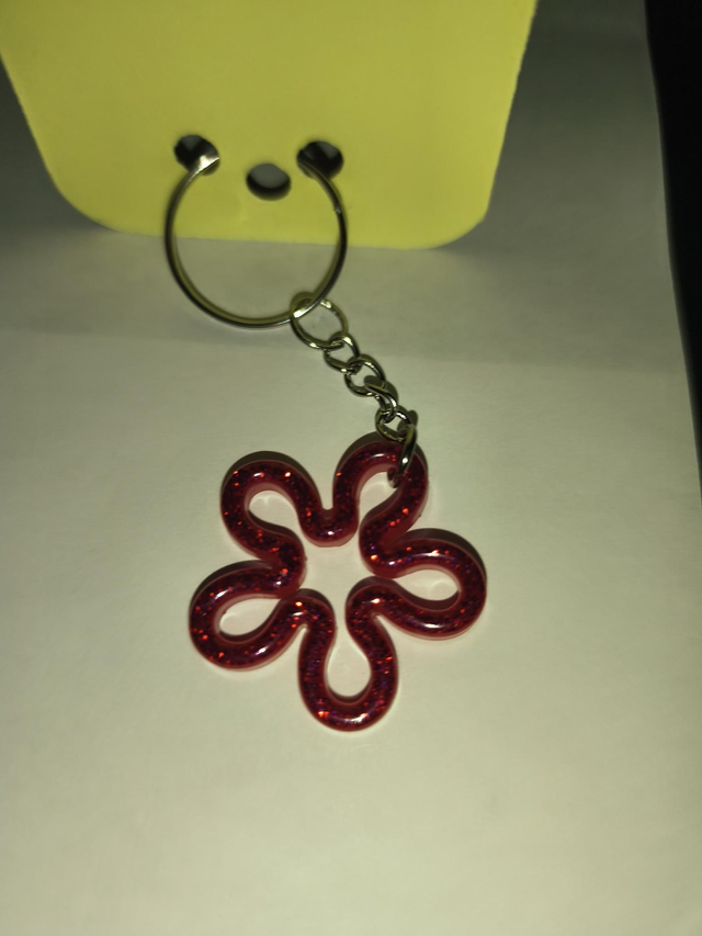 Porte-clé fleur rouge pailleté 