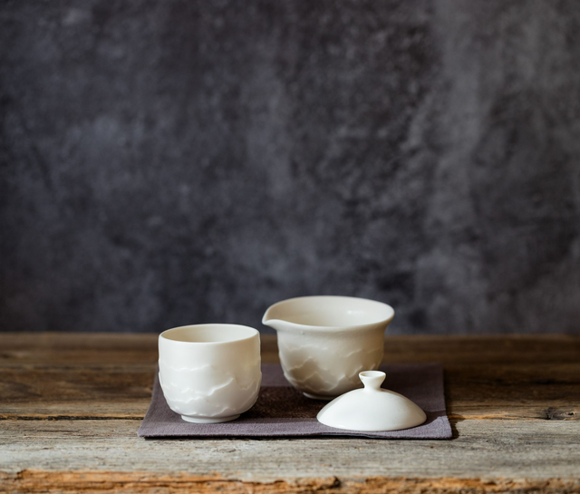 Porcelain Shiboridashi tea set