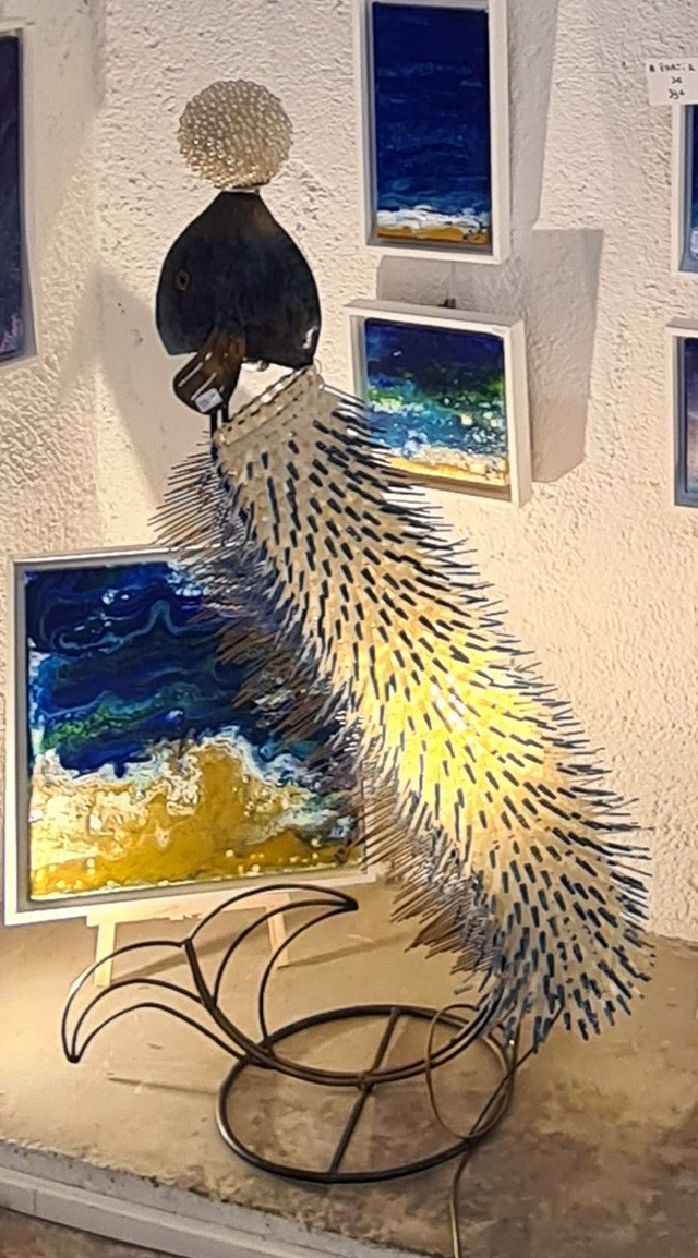 Lampe poisson qui joue à la balle H80cm