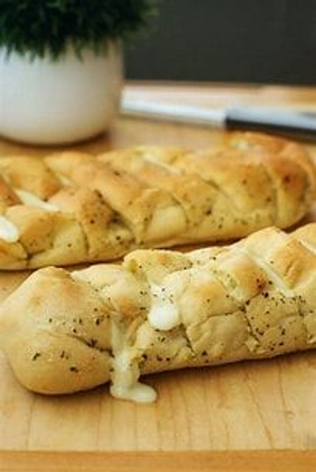 Garlic Bread (10 slices) - Frozen 