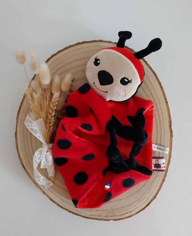 Doudou coccinelle