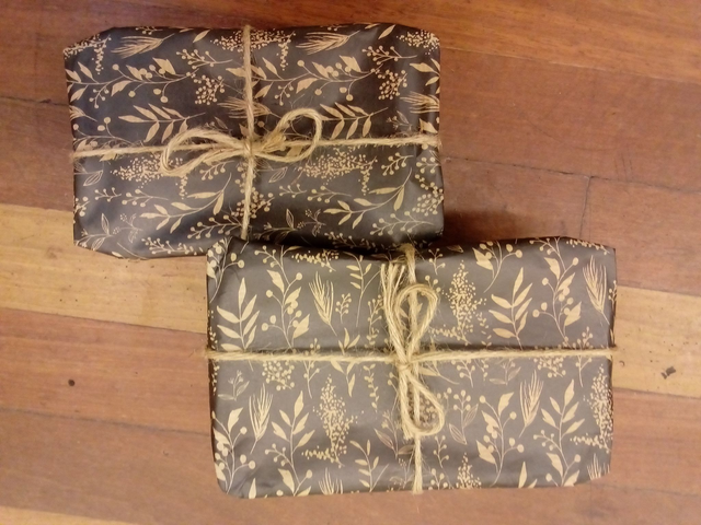 Gift Wrapping own selection (one carton)