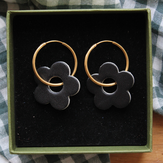 Boucles d’oreilles créoles fleurs
