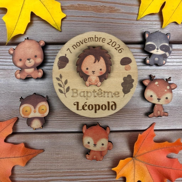 Magnet en bois personnalisé baptême enfant – Cadeau invité avec animaux de la forêt en relief 