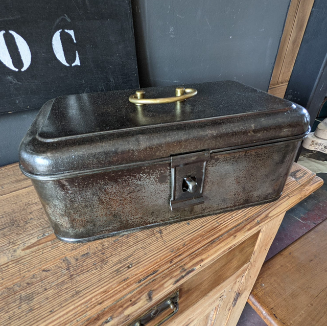 Coffret en métal brossé