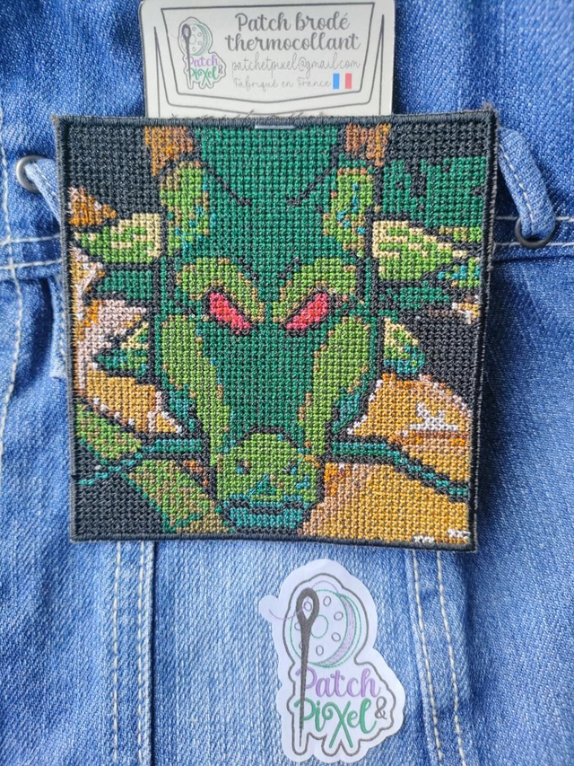 Shenron Patch brodé thermocollant ou à coudre façon pixel art