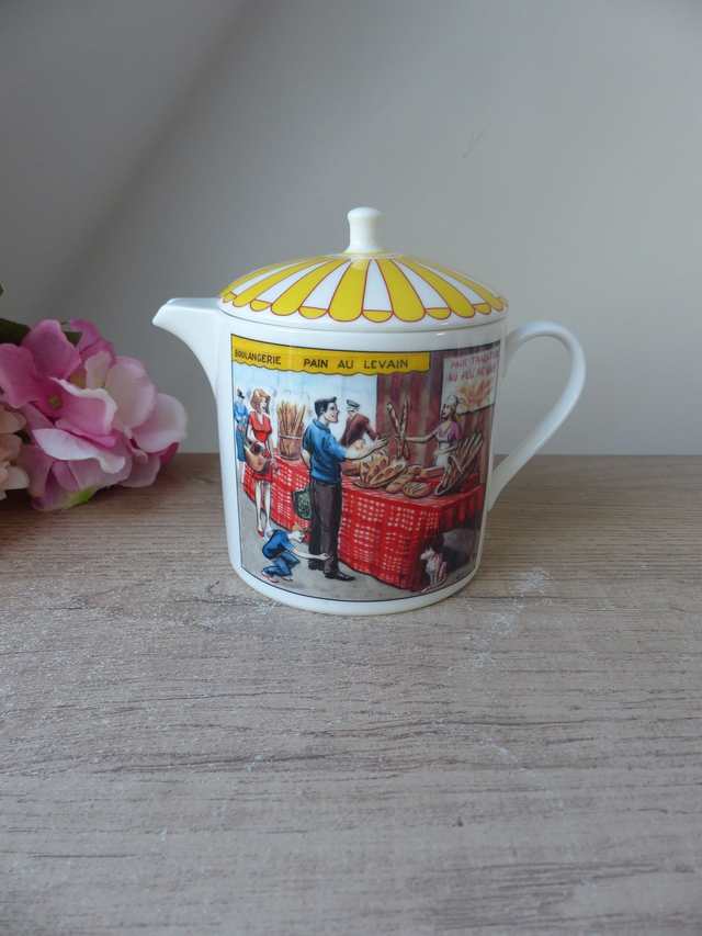 Théière Windsor en Porcelaine Fine de Chine – Collection “Vie en France” – Boulangerie &amp; Marché Français – Vintage