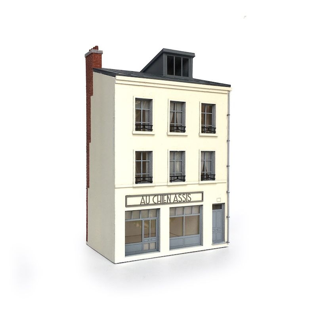 ABF-012 Chien Assis (fond de décor) [Ho]