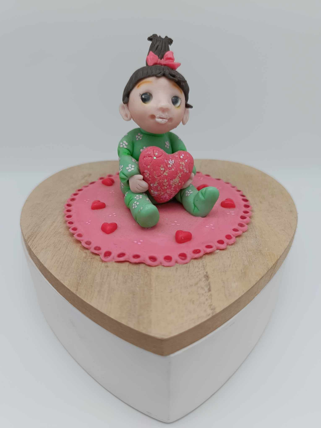 Boîte en porcelaine froide Coeur avec bébé
