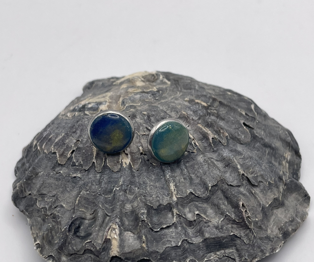 Mounted shimmery studs #1