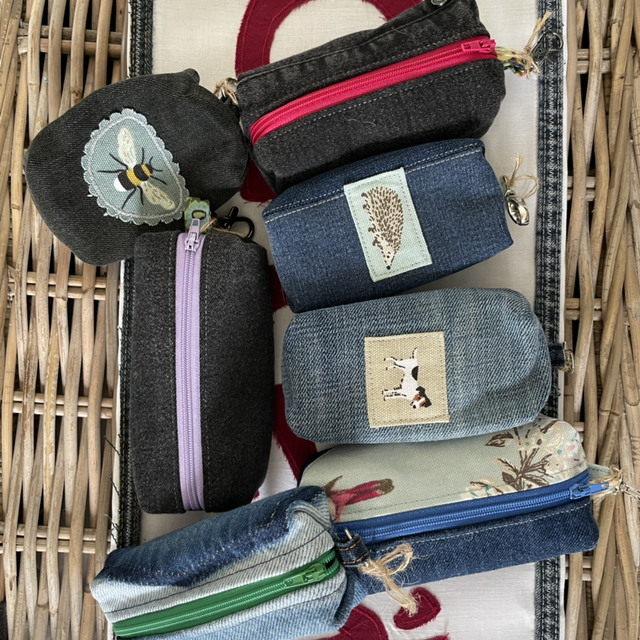 Small zip pouch