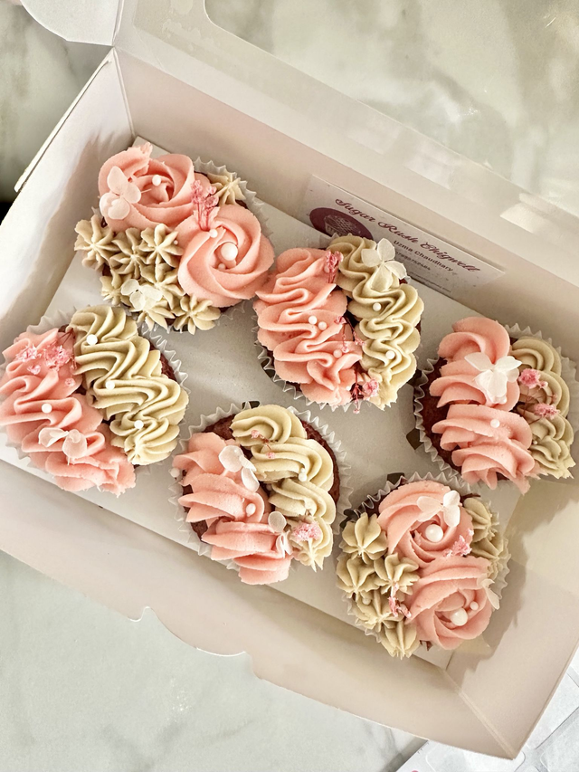 Mothers Day Cupcakes Gift Box 