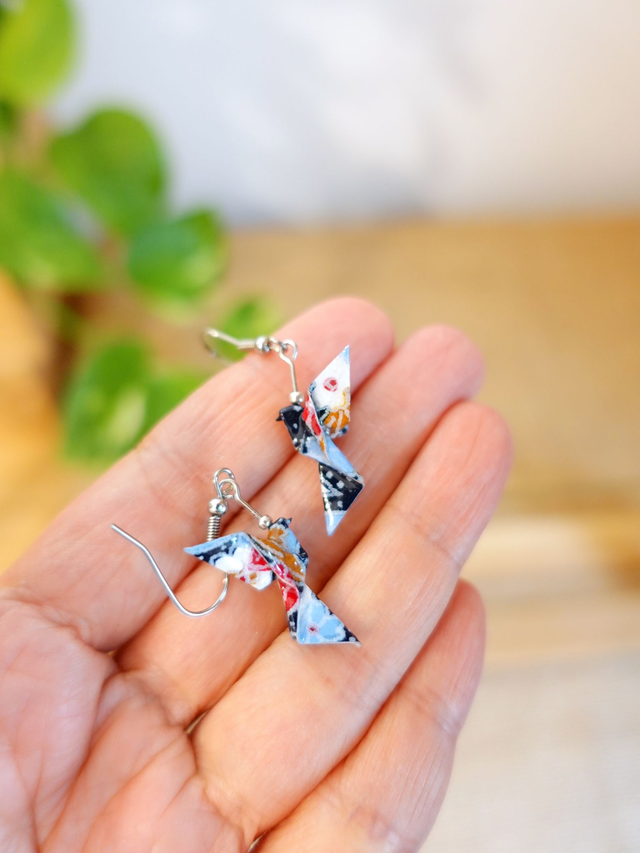 Origami Colombe, oiseau / INOX / Boucles d'oreilles / Papier japonais washi / Bleu marine, beige, Argent / Bijou japonais origami /