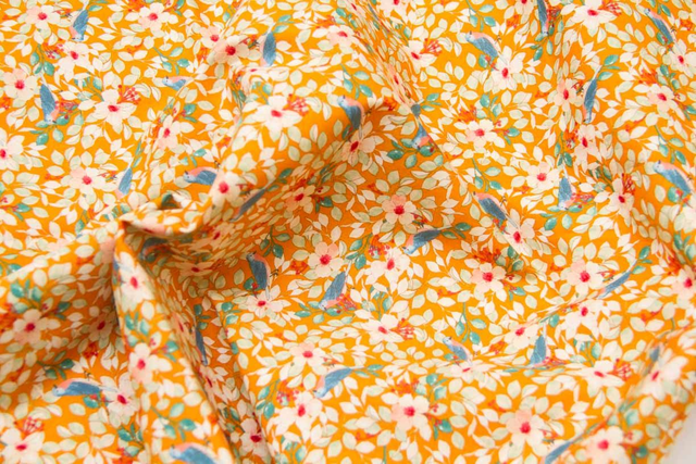 Pajaritos amarillo mostaza 50x55 cm.