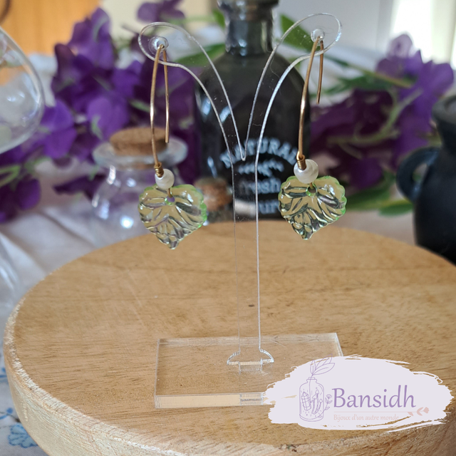 Boucle d'oreille feuille cœur