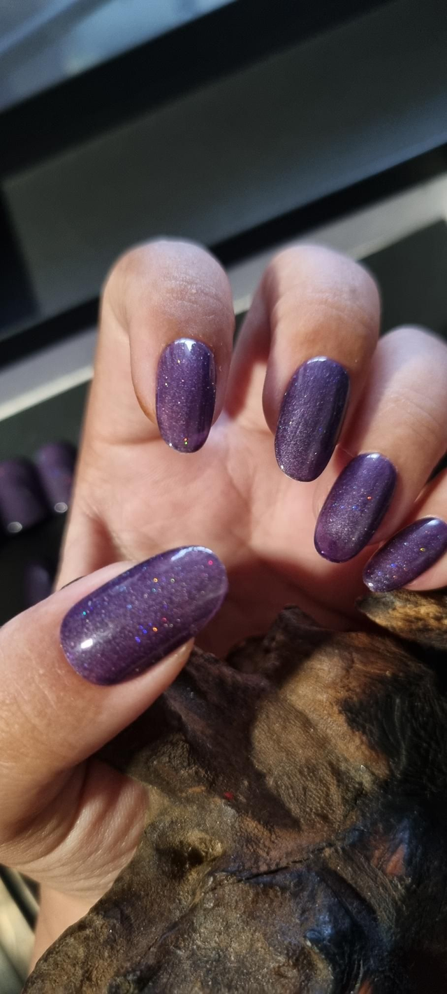 Violet glitter oval S