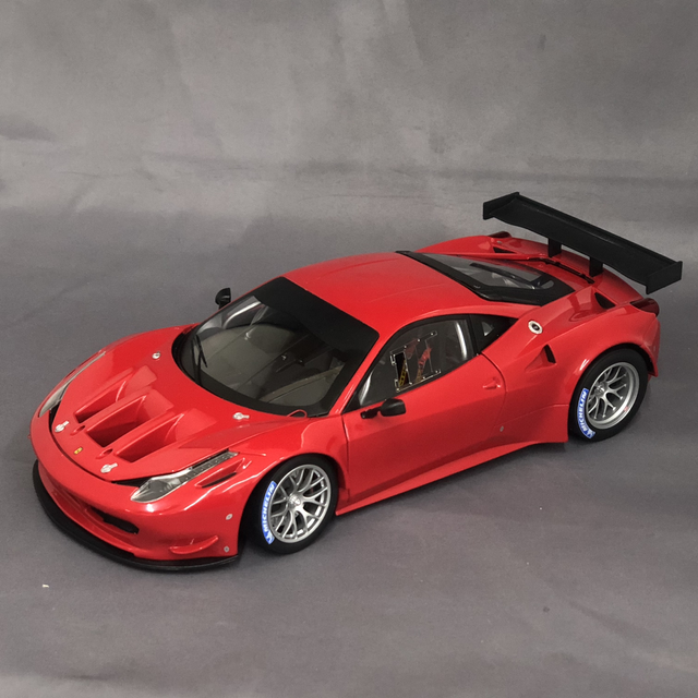 Ferrari 458 Italia GT2 HotWheel Elite Serie 1:18 