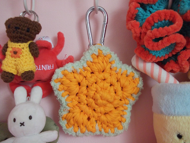 Neon Orange and Pastel Green T-shirt Star Carabiner