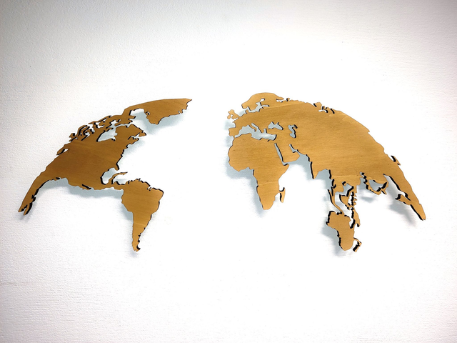 M01 – Carte du Monde Design – Décoration Murale Voyage  – Carte en Demi-Cercle