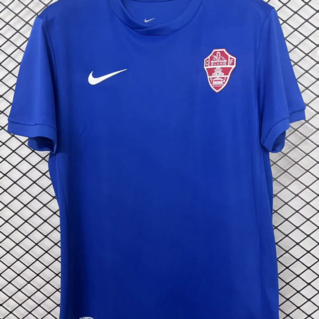 Tercera equipación Elche 25, 26