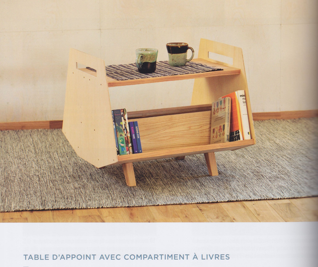 Table à thé porte livres en bois.