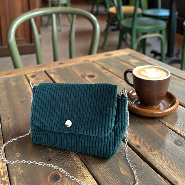 MARILYN velours côtelé vert