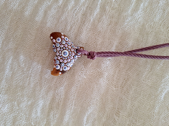 colgante cola de ballena 1