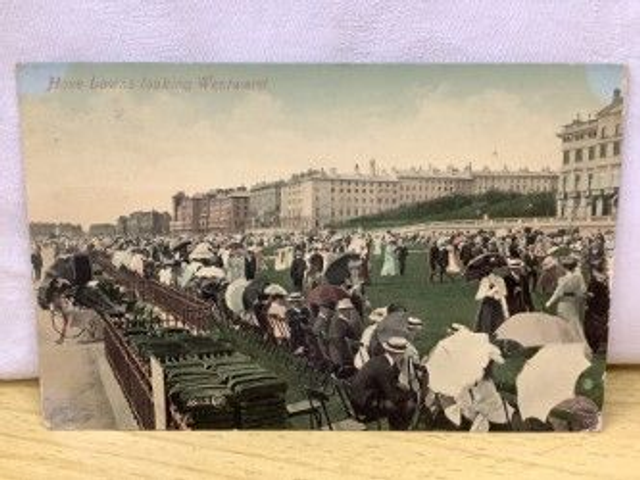 Hove Lawns looking Westward, Sussex Posted 1909 Pictorial Centre Series Postcard. Our Ref No. R114 £2.00