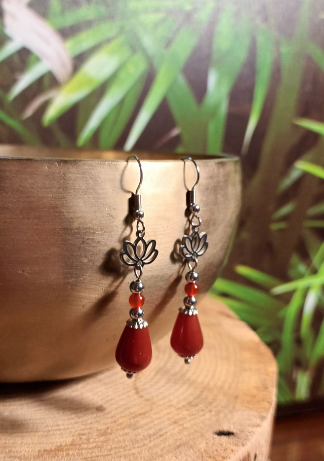 Boucles d'oreilles en cornaline et fleur de lotus