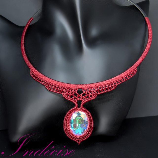 Collier ras-de-cou en acier inoxydable, macramé et pendentif cristal